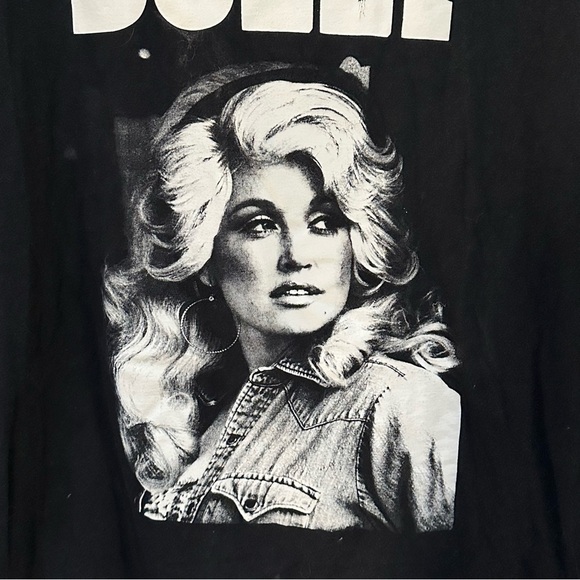 Dolly Parton Country Music Black Graphic T-Shirt - Picture 3 of 6